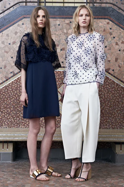Look 30